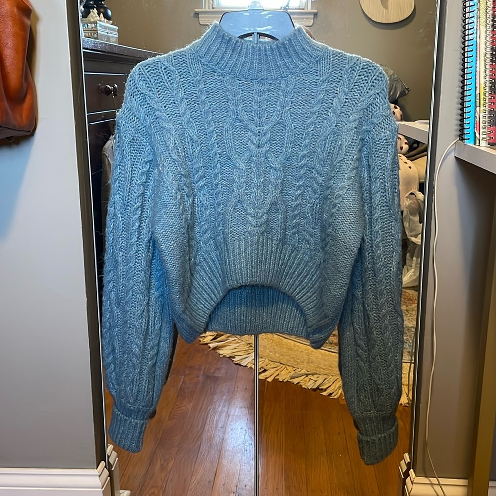 Forever 21 Blue Crop Sweater (sz M)